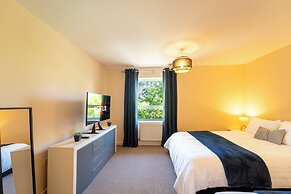 Premium Central House- Sleeps 9 - Garden - Parking