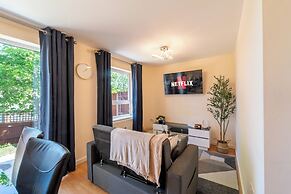 Premium Central House- Sleeps 9 - Garden - Parking