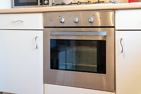 Premium Central House- Sleeps 9 - Garden - Parking