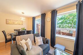 Premium Central House- Sleeps 9 - Garden - Parking