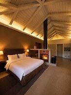 Monopatia Resort