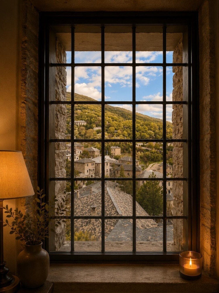 Monopatia Resort