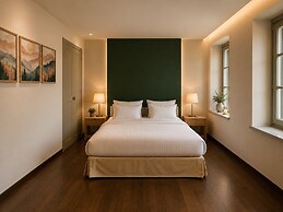 Monopatia Resort