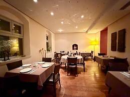 Monopatia Resort