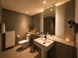 Monopatia Resort