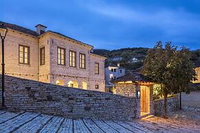 Monopatia Resort