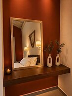 Monopatia Resort