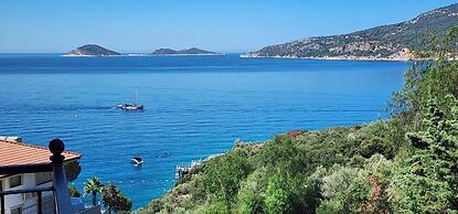 Azure Haven - A Seaside Retreat Surrounded by Nature