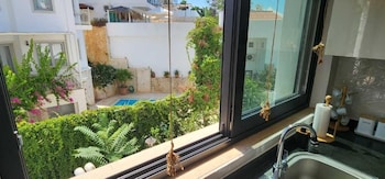 Azure Haven - A Seaside Retreat Surrounded by Nature