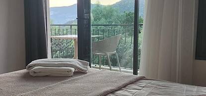 Azure Haven - A Seaside Retreat Surrounded by Nature