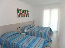 Bright Accommodation With Rooftop Pool