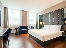 CrystalOrangeShanghaiCaohejing Hotel