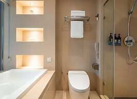 CrystalOrangeShanghaiCaohejing Hotel