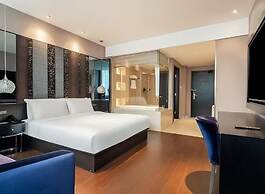 CrystalOrangeShanghaiCaohejing Hotel