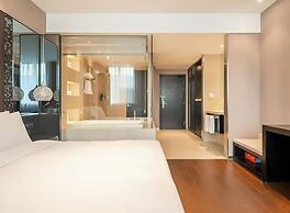 CrystalOrangeShanghaiCaohejing Hotel