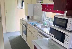 Cabin Sleeps 6 With Patio and Pets Welcome