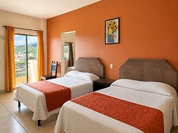 Hotel Valle del Huajucar