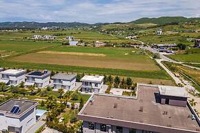 Garden Breeze Stay Villa 1 - Gala Residence