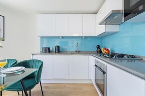 Stylish Soho 1BR Central
