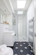 Stylish Soho 1BR Central