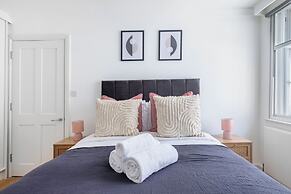 Stylish Soho 1BR Central