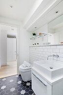 Stylish Soho 1BR Central