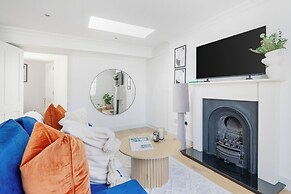 Stylish Soho 1BR Central