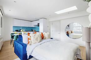Stylish Soho 1BR Central