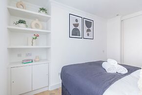 Stylish Soho 1BR Central