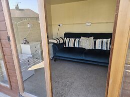 Tranquil Hope Valley Retreat With 3 Bedrooms