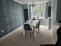 Tranquil Hope Valley Retreat With 3 Bedrooms