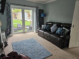 Tranquil Hope Valley Retreat With 3 Bedrooms