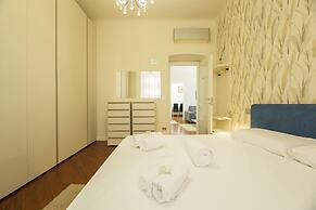Spacious 3-Bedroom Flat in Central Genoa