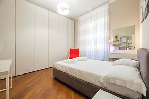 Spacious 3-Bedroom Flat in Central Genoa