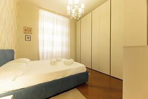 Spacious 3-Bedroom Flat in Central Genoa