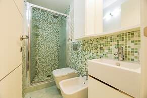 Spacious 3-Bedroom Flat in Central Genoa