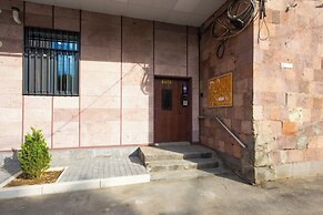 Stay Inn on Saryan Street 33