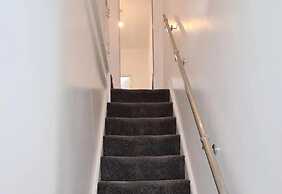 Salford - House - Sleeps 4 - Parking