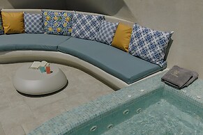 La Madeleine Suites Fira