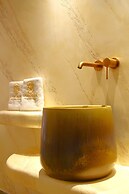 La Madeleine Suites Fira