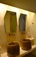 La Madeleine Suites Fira