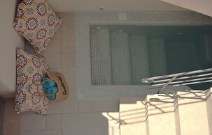 La Madeleine Suites Fira
