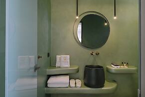 La Madeleine Suites Fira
