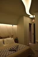 La Madeleine Suites Fira