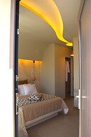La Madeleine Suites Fira