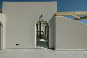 La Madeleine Suites Fira