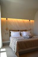 La Madeleine Suites Fira