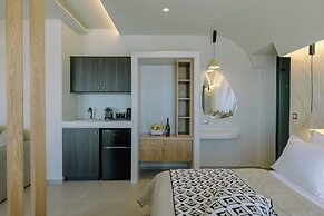 La Madeleine Suites Fira
