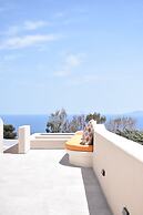 La Madeleine Suites Fira