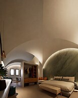 La Madeleine Suites Fira